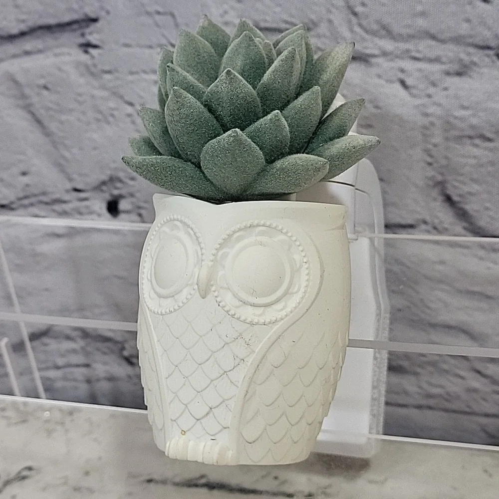 Owl Planter with Succulent Wallflower Scent Diffuser By Bath & Body Works‎